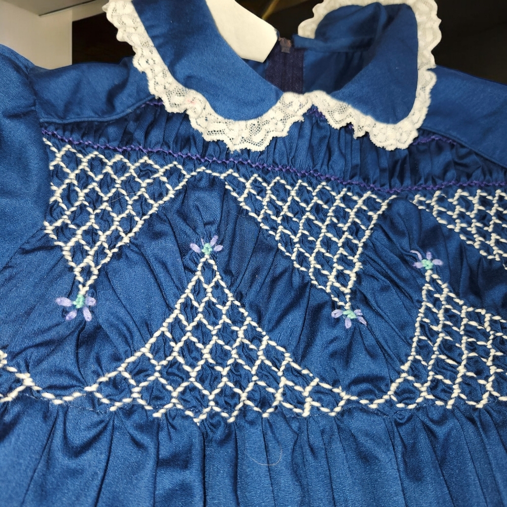 Vintage  Polly Flinders hand Smocked dress - Picture 3 of 7